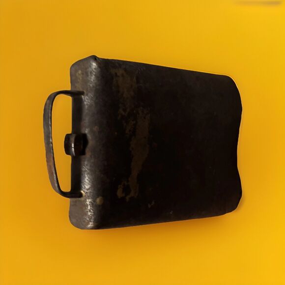 Forged Iron Cow Bell Patina Loud Heavy Collectible Farm Ranch Cottage Decor Vtg - Picture 6 of 9